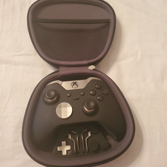 Xbox Elite Bluetooth Elite Series 1 Wireless controller for Xbox One. Black. - Picture 3 of 7